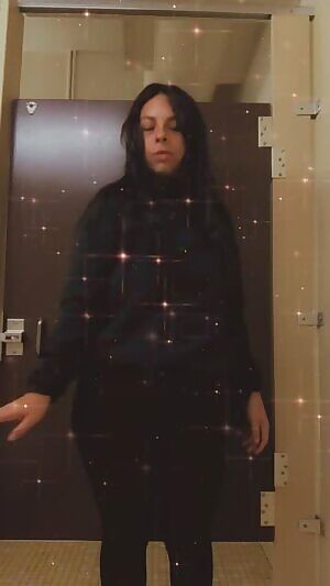 If u wanna see some real ass baby here’s yo chance 😈🍑🌟