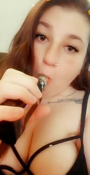 🥰❤ Any room for a vape babe? 🤷‍♀️
