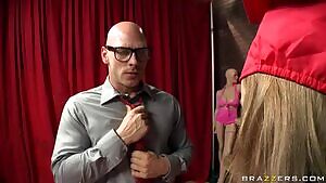 Wonderful Sex Auditorium - Haley Cummings & Johnny Sins