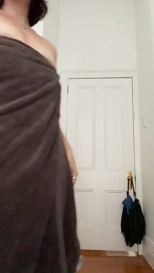 Oops, i dropped my towel 😈