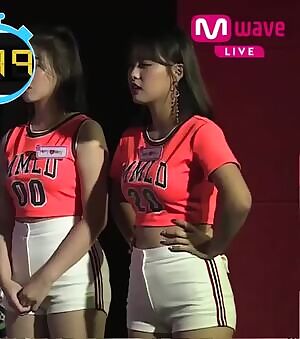 Momoland - Nancy & Ahin