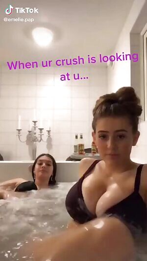 Tik Tok - Emelie Pap