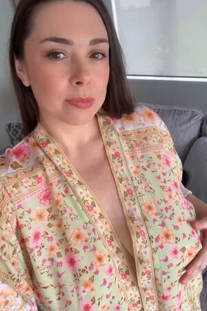 Giving you a taste of my 41yo mombod