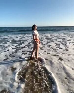 Cute butt jiggle at the end.