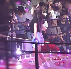 TWICE - Bouncy Jihyo