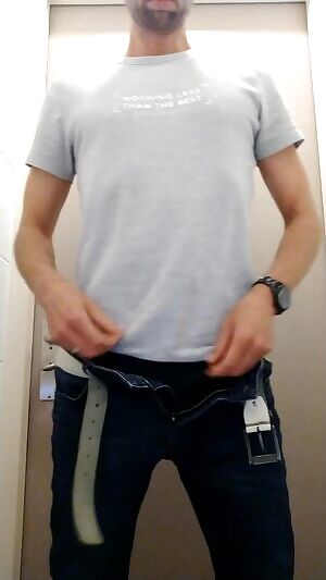 Happy Tuesday everyone😋 37M4F