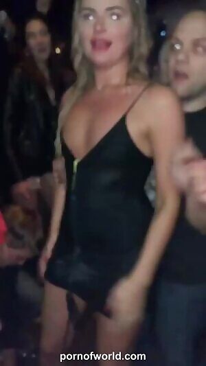 Wet ass in a nightclub!