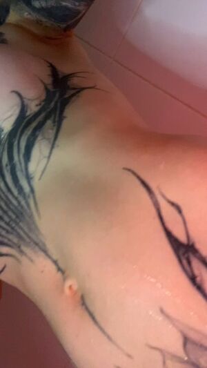 Alt Girls Hottie Shower SweetPetite