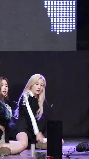 WJSN - Eunseo and Seola