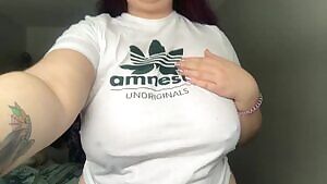 Waving hello to the neighbour before a nice Monday