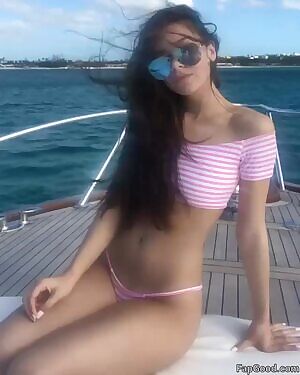 What do you think of Hailee Steinfelds hips?