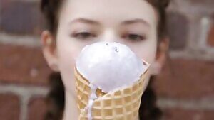 Mackenzie Moss unsnaps.