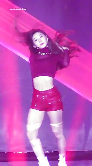 ITZY - Chaeryeong & Ryujin