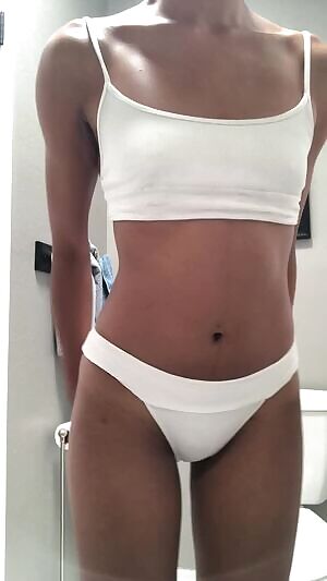 Figured my first post here should show my whole tiny body ;)