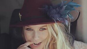 Arya Fae & Giselle Palmer