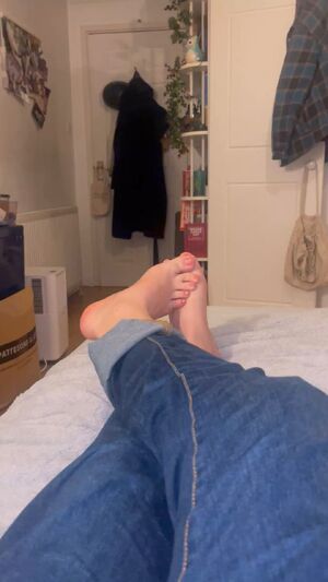 Nail fetish Feet Femboy Foot Rubbing
