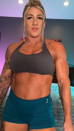 Muscle Mommies Amateur Big Tits Dominafitness