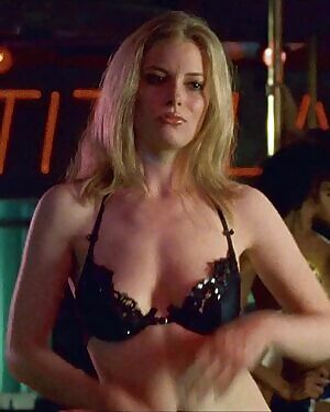 Gillian Jacobs in Choke