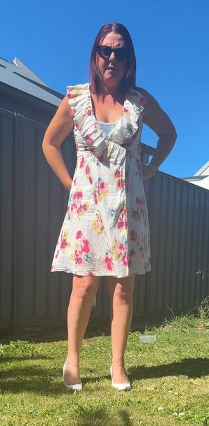 Kiwi MILF in the wild