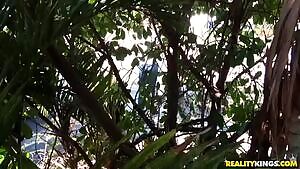 Street Blowjobs - Lola Fae