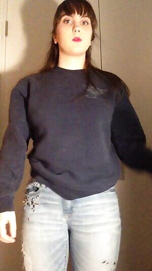 Here's what's under today's outfit, no bra