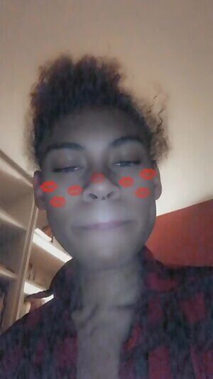 Ignore my messy hair😅