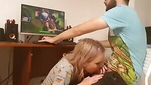 Everyone does his own thing 😏