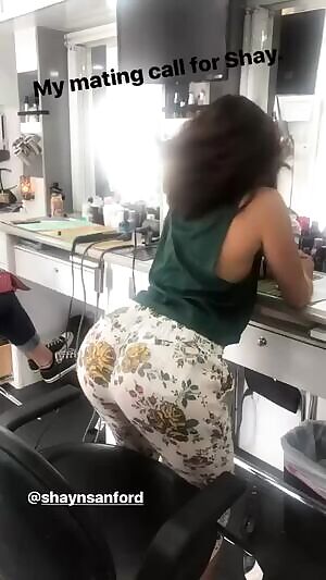 Imagine being behind Chloe Bennet