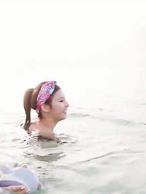 TWICE - Sana