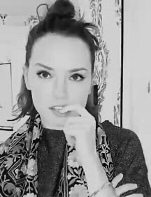 Daisy Ridley needs a blowbang and bukkake who wants to join me