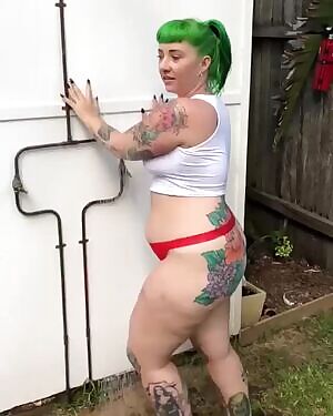 Hypnotising Tatted Pawg Booty Shake