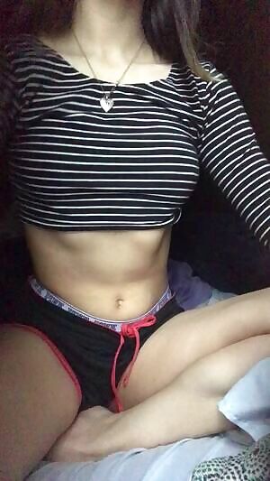 an attempt at a titty drop with a crop top