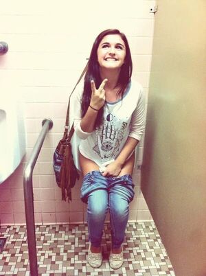 Urinal Girls Pee Peeing Toilet