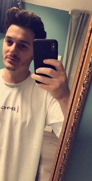 Couldn’t keep the bulge in 😆