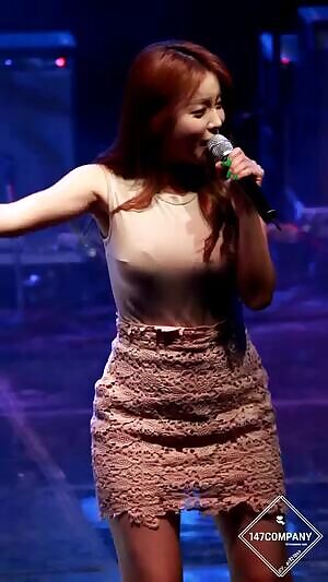 Hong Jin Young hard nipples