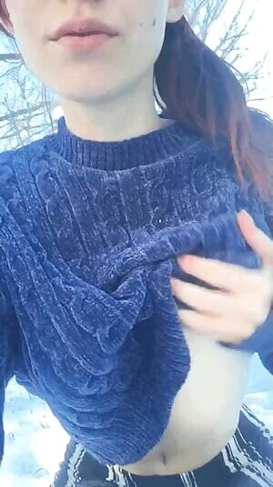 happy holidays watch me rub snow on my titty