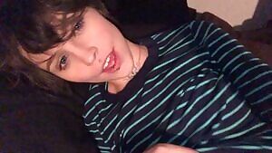 High thinking about pretty girls sucking on my pierced nipples 😏🤤