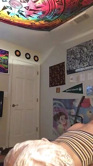 now that i know how to post vids/gifs, its OVER for you bitches😈😈