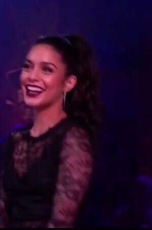 Vanessa Hudgens shaking her ass