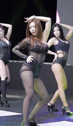 Goeun and Hyeri Which one