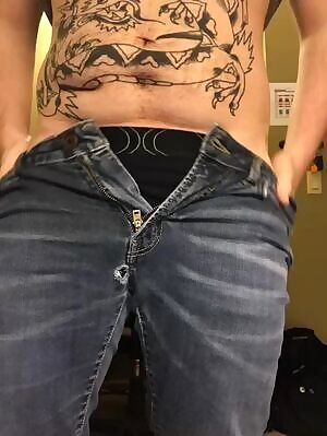 - My first gif to celebrate 40 followers, 1k+ in karma