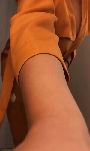 Massive Tits in Changing Room 😍