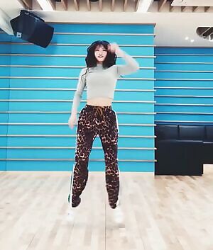 Twice - Momo