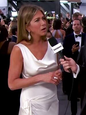 Jennifer Aniston pokies - 2020 SAG Awards