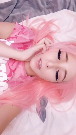 Just dont look at that Fortnite shirt... 😳 Do you like braces?