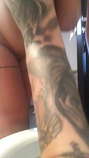 Pissing while shitting always feels so good