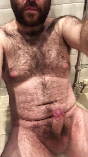 Lockdown got me cumming at least 3 times a day 💦