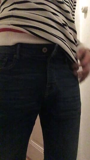 I’m a briefs kinda guy. Sometimes they just need a moment of freedom 🕺🏼