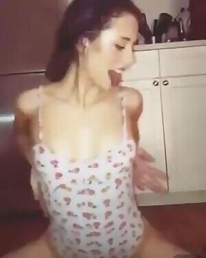 Lily Mo Sheen showing off how she'll ride your cock