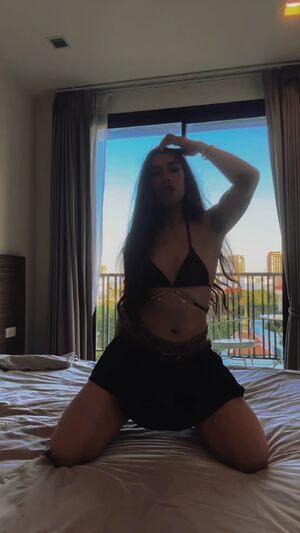 Real Tease Amateur Asian Ass Bed